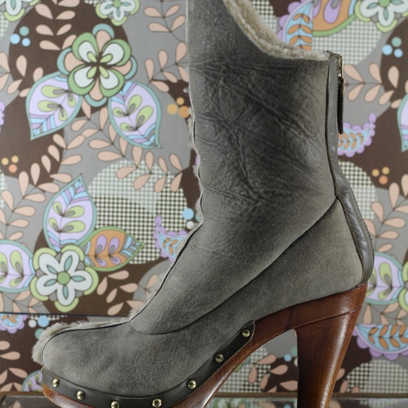 Shearling Boots. Wood Heel - Picture 7 of 16